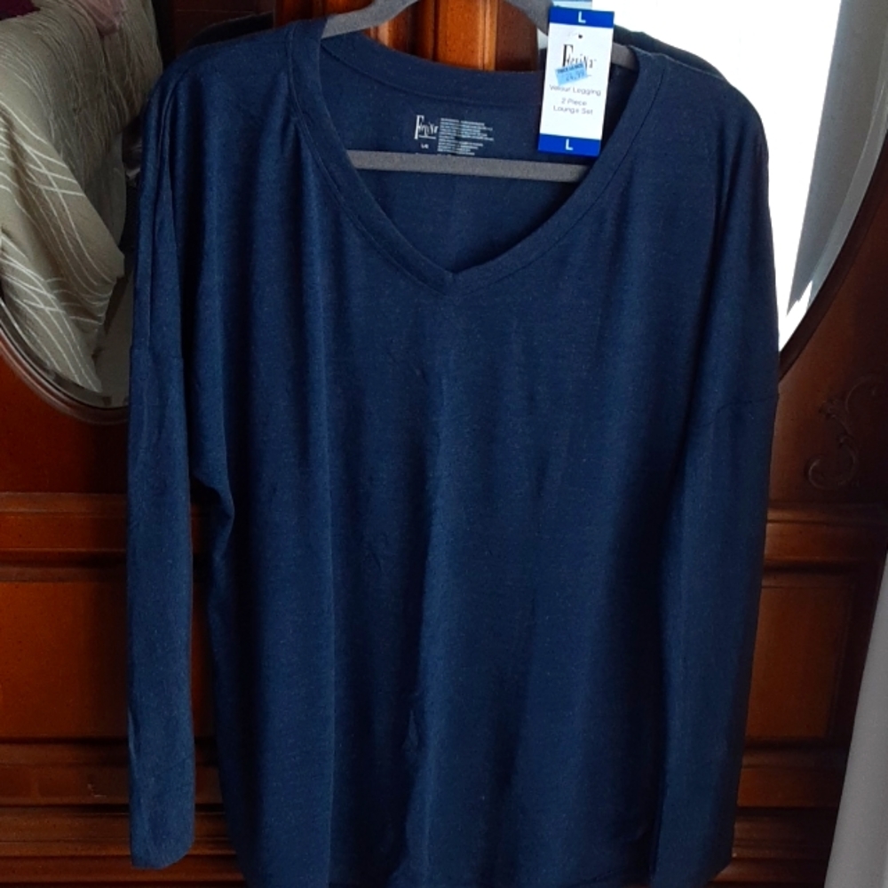 Navy Blue V-neck Tunic with Long Sleeves.